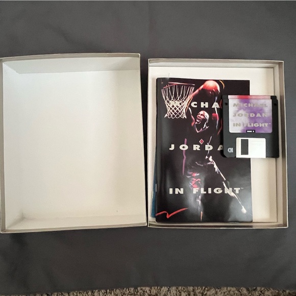 Michael Jordan In Flight game - Picture 8 of 9